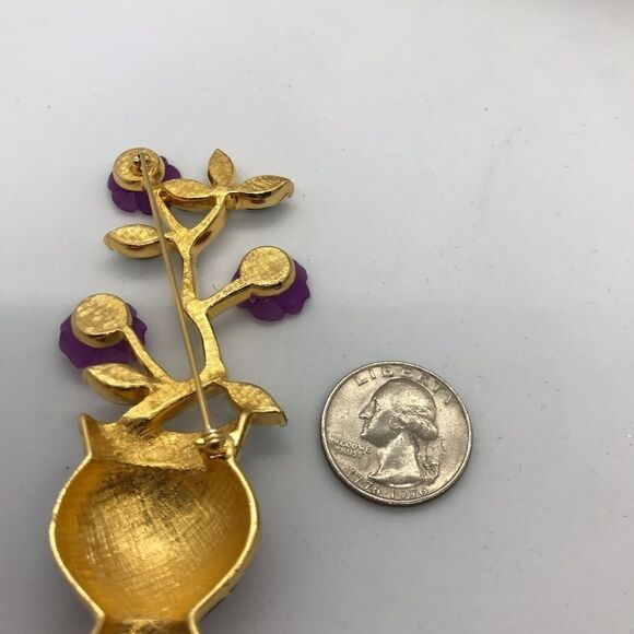 Flower Bouquet Vase Enamel Brooch Gold Tone 90s Vintage - Picture 6 of 11